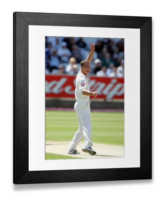 Framed Print : Simon Jones Framed Print : Simon Jones
