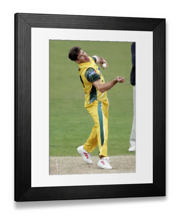 Framed Print : Brad Hogg Australia Leicestershire V Australia Grace Road, Leicester 11 June 2005 Date Framed Print : Brad Hogg Australia Leicestershire V Australia Grace Road, Leicester 11 June 2005 Date