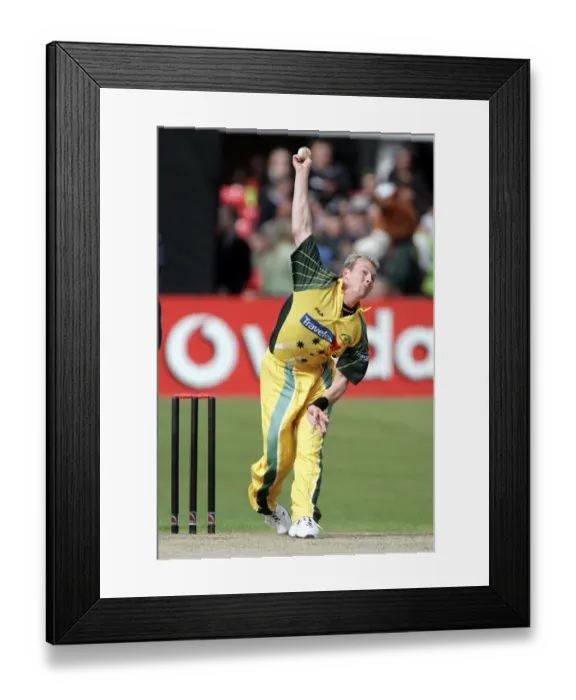 Framed Print : Brett Lee Australia Leicestershire V Australia Grace Road, Leicester 11 June 2005 Date Framed Print : Brett Lee Australia Leicestershire V Australia Grace Road, Leicester 11 June 2005 Date