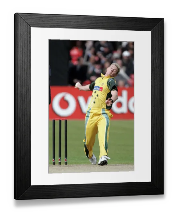 Framed Print : Brett Lee Australia Leicestershire V Australia Grace Road, Leicester 11 June 2005 Date Framed Print : Brett Lee Australia Leicestershire V Australia Grace Road, Leicester 11 June 2005 Date
