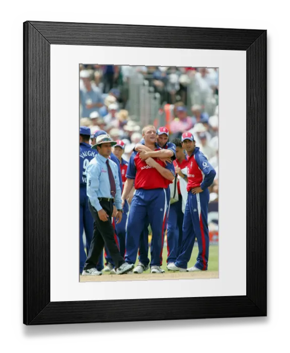 Framed Print : Andrew Flintoff & Steve Harmison Framed Print : Andrew Flintoff & Steve Harmison