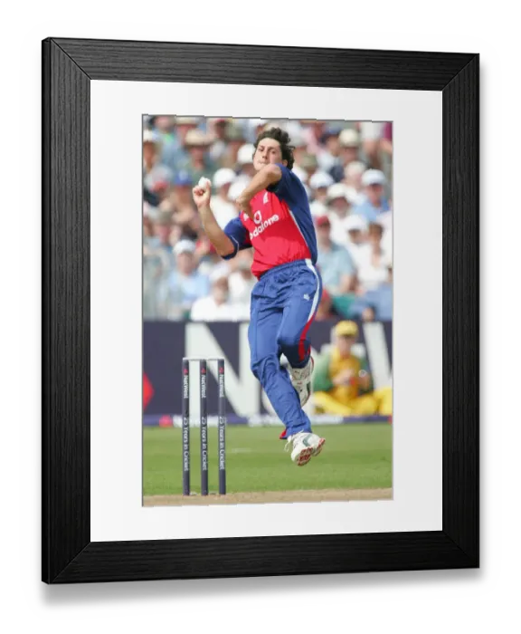 Framed Print : Jon Lewis England and Gloucestershire England V Australia Natwest Se Bristol Framed Print : Jon Lewis England and Gloucestershire England V Australia Natwest Se Bristol