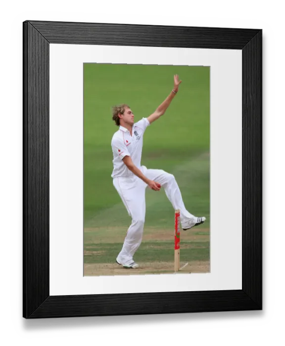 Framed Print : Stuart Broad Framed Print : Stuart Broad