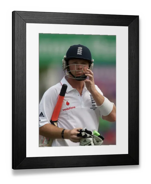 Framed Print : Ian Bell Walks Off After Dismissal Framed Print : Ian Bell Walks Off After Dismissal