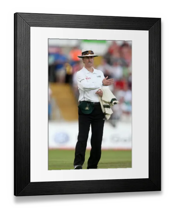 Framed Print : Billy Bowden Framed Print : Billy Bowden