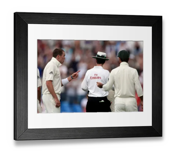 Framed Print : Peter Siddell Speaks To Billy Bowden