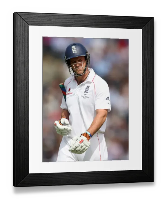 Framed Print : Andrew Strauss Leaves The Field Framed Print : Andrew Strauss Leaves The Field