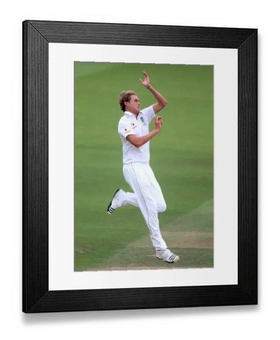 Framed Print : Stuart Broad Framed Print : Stuart Broad