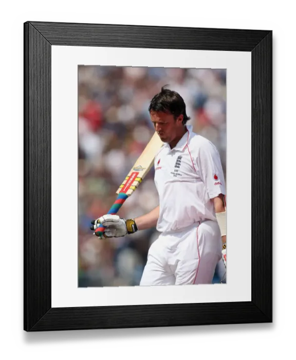 Framed Print : Graeme Swann Walks Off The Field Framed Print : Graeme Swann Walks Off The Field