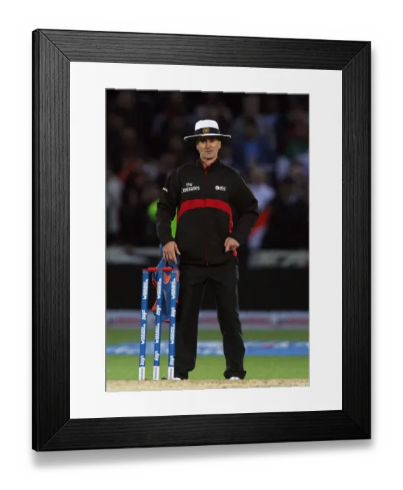 Framed Print : Billy Bowden Framed Print : Billy Bowden