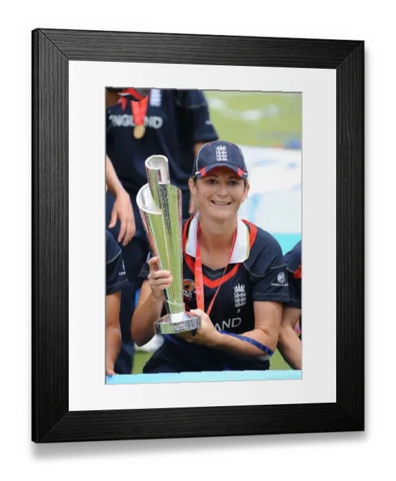 Framed Print : Charlotte Edwards Celebrates With Trophy