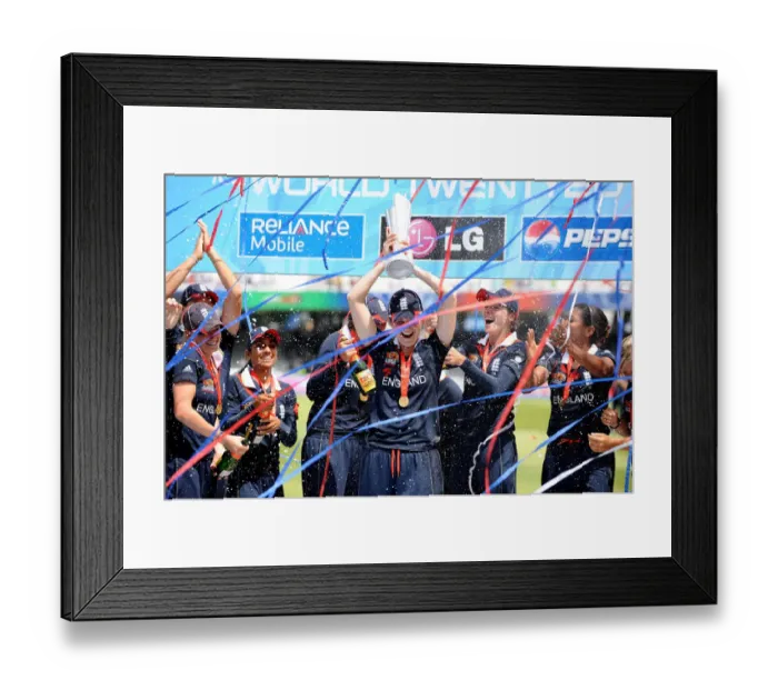 Framed Print : Charlotte Edwards & England Team
