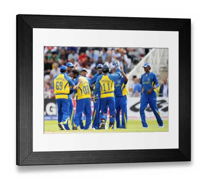 Framed Print : Muttiah Muralidaran Celebrates With Sri Lanka Players