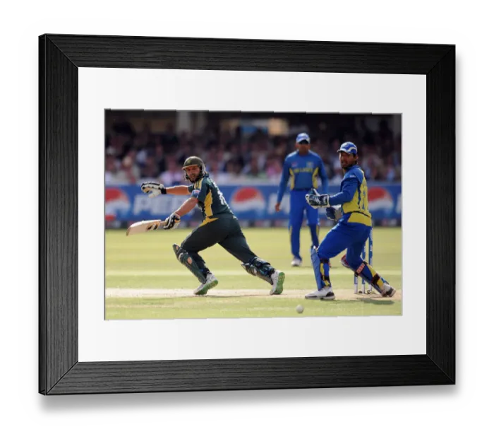 Framed Print : Shahid Afaridi & Kumar Sangakkara Framed Print : Shahid Afaridi & Kumar Sangakkara
