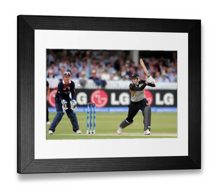 Framed Print : Sarah Taylor & Nicola Browne Framed Print : Sarah Taylor & Nicola Browne