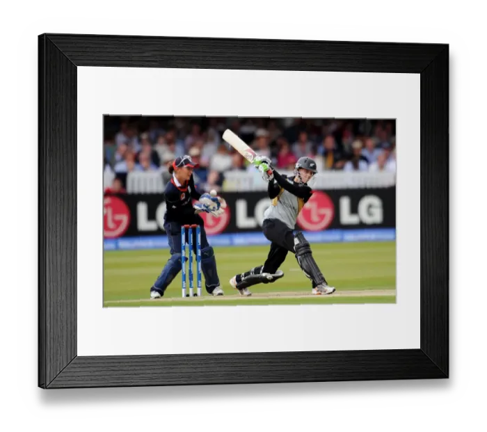 Framed Print : Sarah Taylor & Amy Satterthwaite Framed Print : Sarah Taylor & Amy Satterthwaite