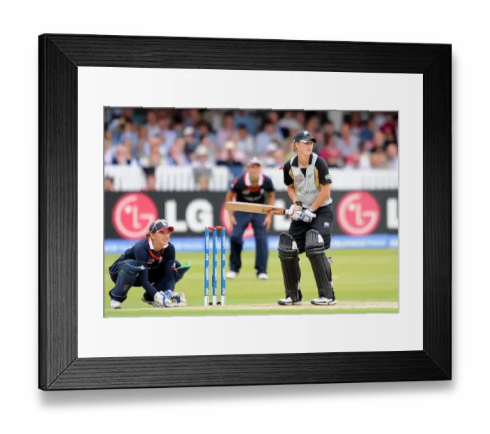 Framed Print : Sarah Taylor & Sophie Devine Framed Print : Sarah Taylor & Sophie Devine