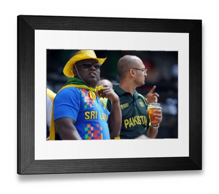 Framed Print : Sri Lanka & Pakistan Fans