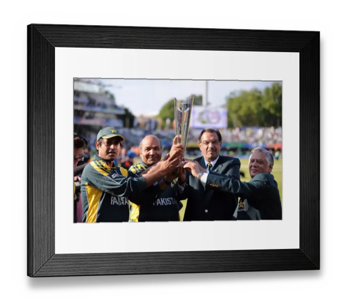 Framed Print : Intikhab Alam & Pakistan Officials With World Cup Intikh Framed Print : Intikhab Alam & Pakistan Officials With World Cup Intikh