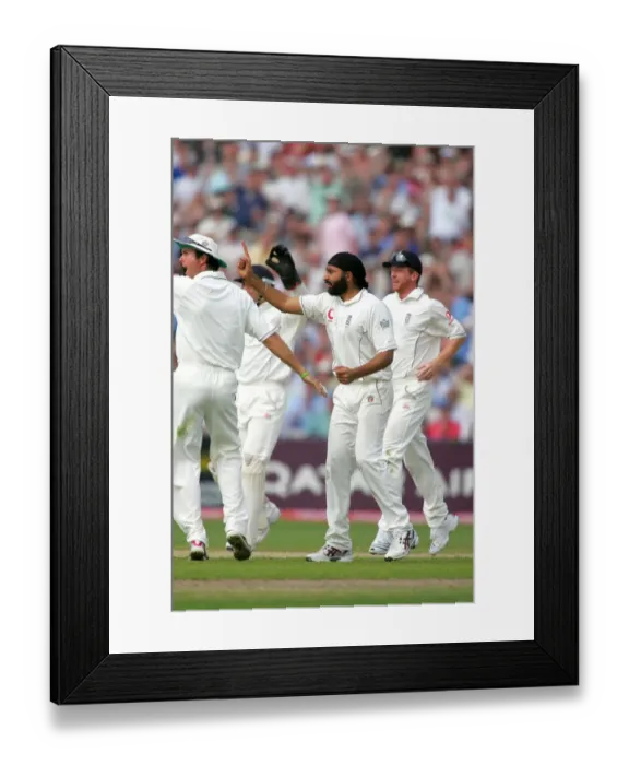 Framed Print : Michael Vaughan, Monty Panesar & Paul Collingwood Michae Framed Print : Michael Vaughan, Monty Panesar & Paul Collingwood Michae