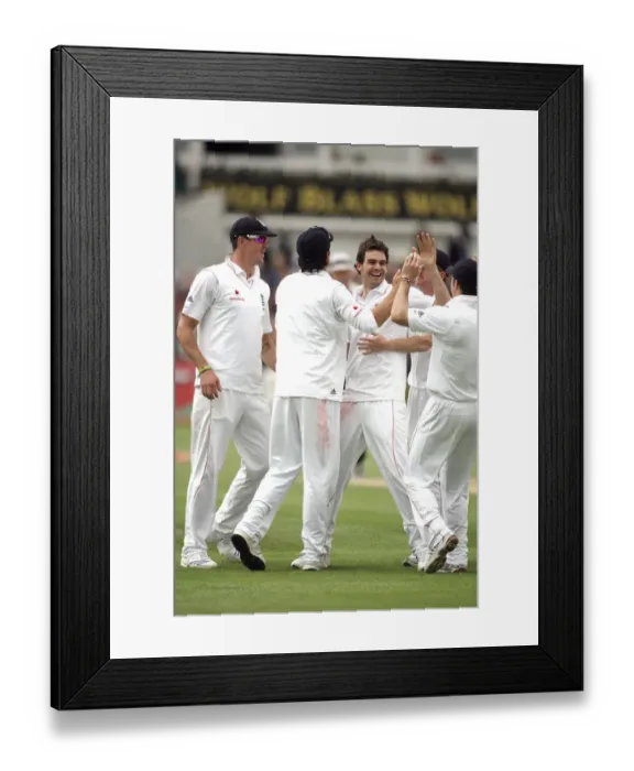 Framed Print : Kevin Pietersen, James Anderson & Michael Vaughan Kevin Framed Print : Kevin Pietersen, James Anderson & Michael Vaughan Kevin