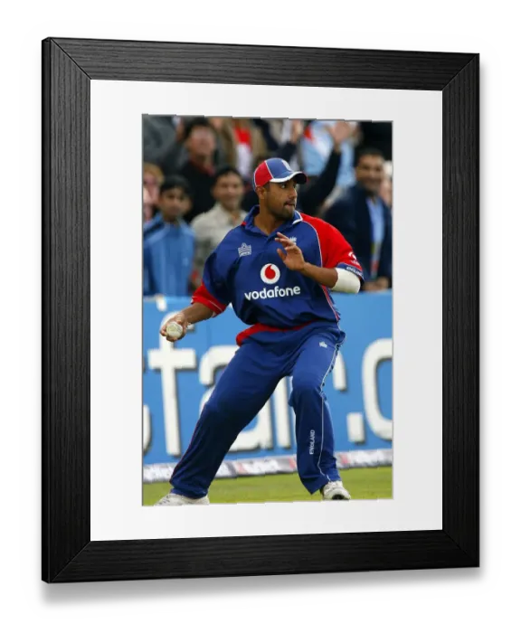 Framed Print : Ravinder Bopara Framed Print : Ravinder Bopara