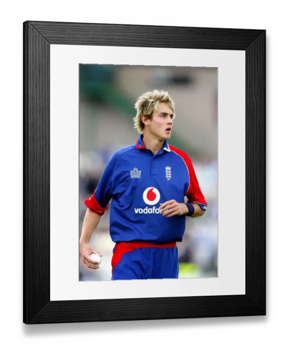 Framed Print : Stuart Broad Framed Print : Stuart Broad