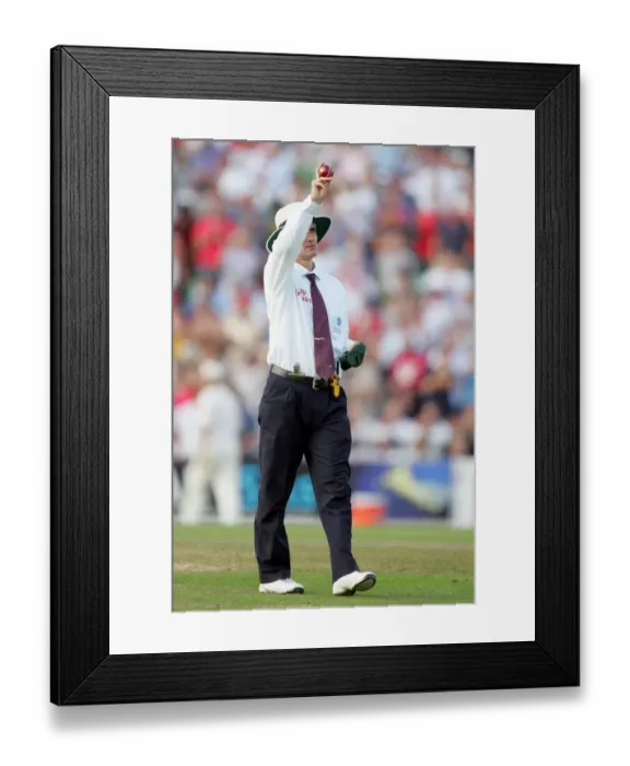 Framed Print : Billy Bowden With New Ball Framed Print : Billy Bowden With New Ball