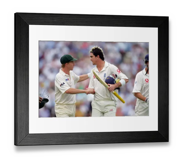 Framed Print : Kevin Pietersen With Brett Lee Framed Print : Kevin Pietersen With Brett Lee