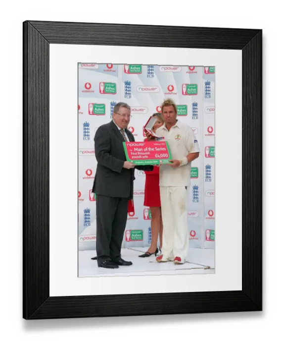 Framed Print : Shane Warne With Award Framed Print : Shane Warne With Award