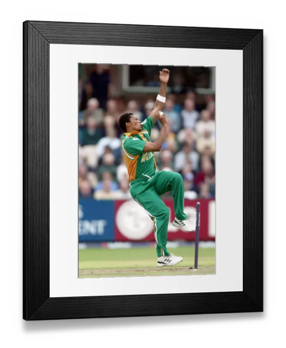 Framed Print : Makhaya Ntini Framed Print : Makhaya Ntini