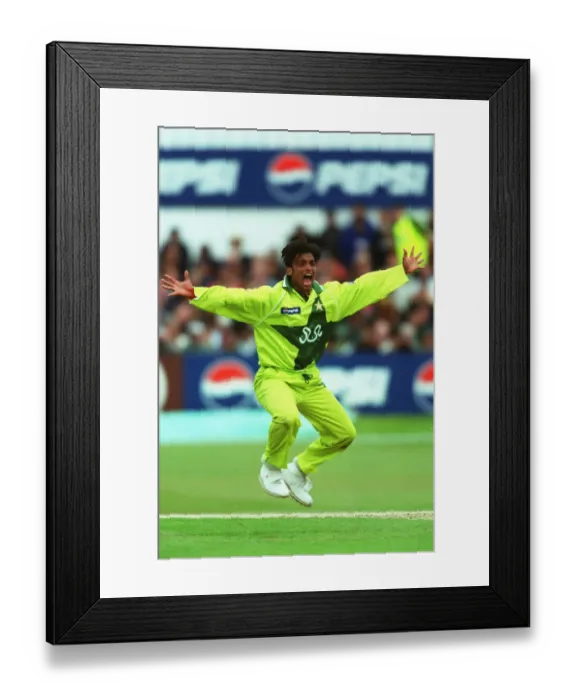 Framed Print : Shoaib Akhtar Appeals Framed Print : Shoaib Akhtar Appeals