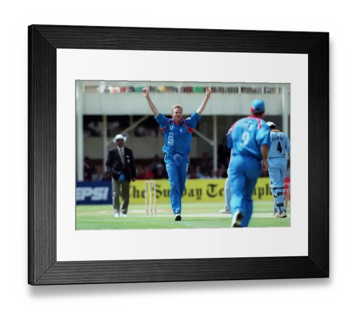 Framed Print : Mullally Celebrates Wicket Framed Print : Mullally Celebrates Wicket