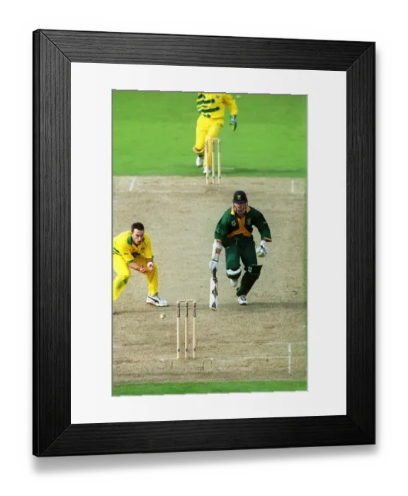 Framed Print : Klusener Survives Run Out Framed Print : Klusener Survives Run Out