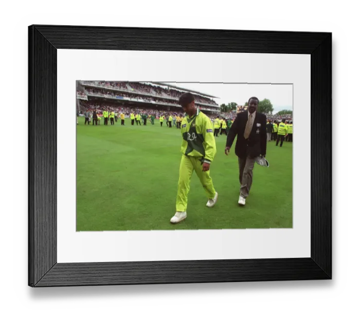 Framed Print : Shoaid Akhtar Walks Sadly Off Framed Print : Shoaid Akhtar Walks Sadly Off