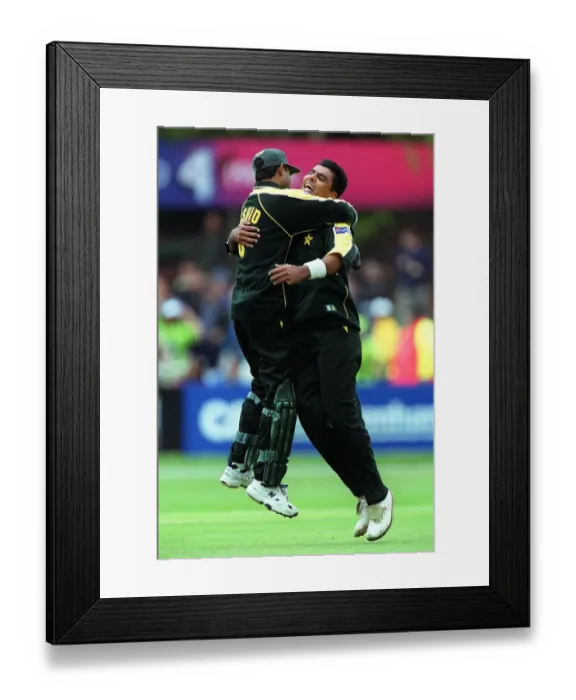 Framed Print : Waqar Younis & Rashid Latif