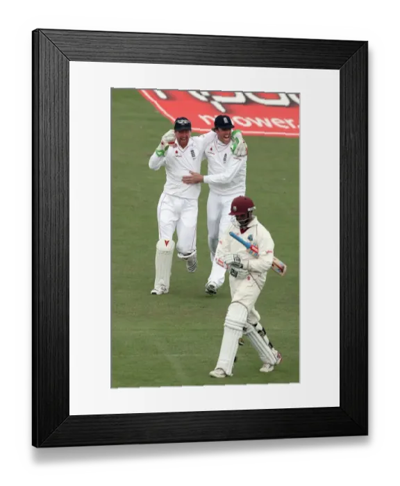 Framed Print : Paul Collingwood & Graeme Swann Framed Print : Paul Collingwood & Graeme Swann