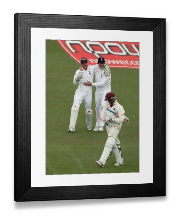 Framed Print : Paul Collingwood & Graeme Swann Framed Print : Paul Collingwood & Graeme Swann