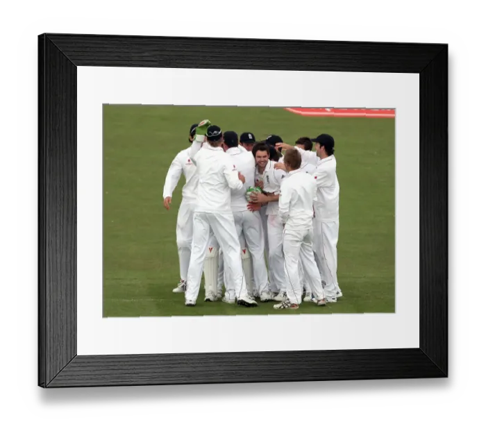 Framed Print : James Anderson & Team Framed Print : James Anderson & Team