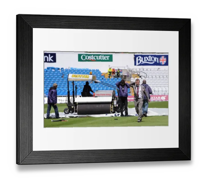Framed Print : Yorkshire Chief Executive Stewrt Regan Gets His Feet Wet On Framed Print : Yorkshire Chief Executive Stewrt Regan Gets His Feet Wet On