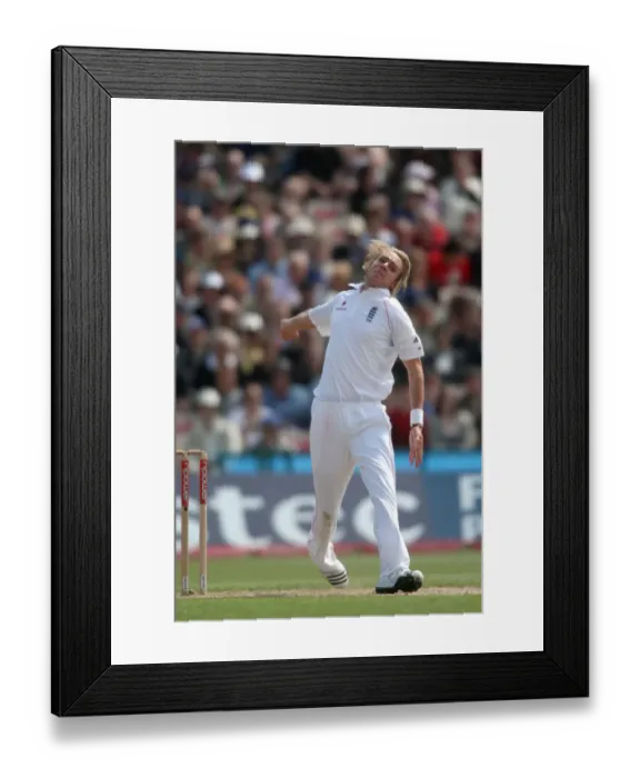 Framed Print : Stuart Broad