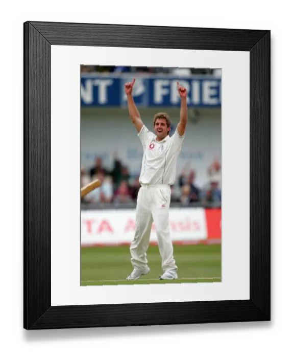 Framed Print : Liam Plunkett Celebrates Devon Smith Wicket Framed Print : Liam Plunkett Celebrates Devon Smith Wicket