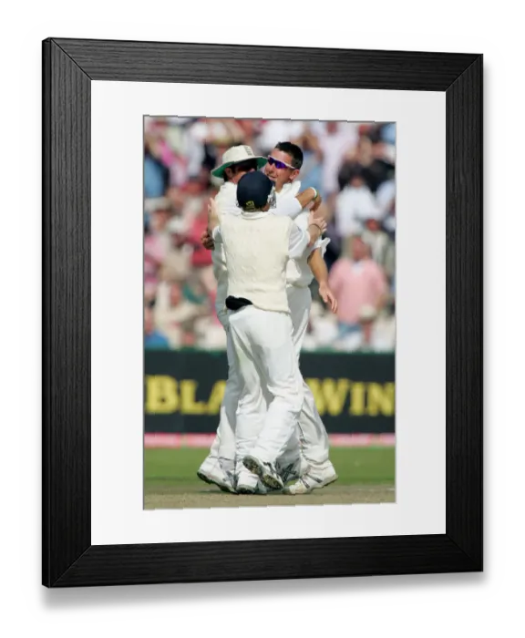 Framed Print : Ashley Giles & Team Mates Framed Print : Ashley Giles & Team Mates