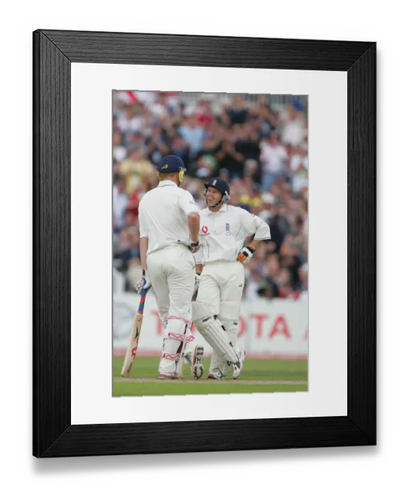 Framed Print : Geraint Jones & Andrew Flintoff Framed Print : Geraint Jones & Andrew Flintoff