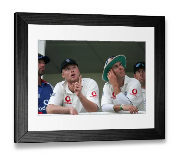Framed Print : Andrew Flintoff & Michael Vaughan Framed Print : Andrew Flintoff & Michael Vaughan