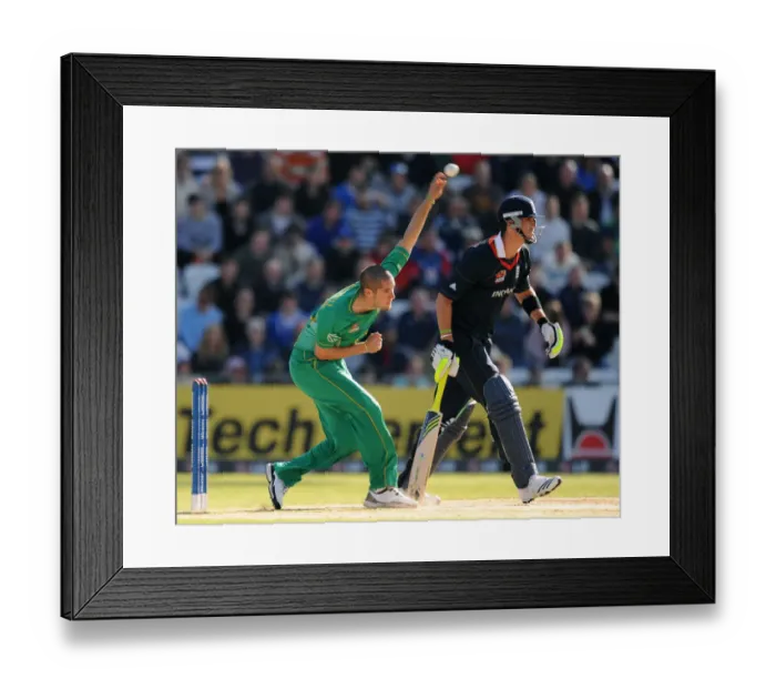 Framed Print : Wayne Parnell, Kevin Pietersen Framed Print : Wayne Parnell, Kevin Pietersen