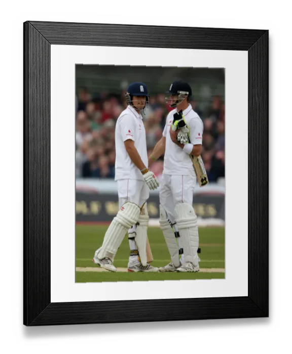 Framed Print : Alistair Cook & Kevin Pietersen Framed Print : Alistair Cook & Kevin Pietersen