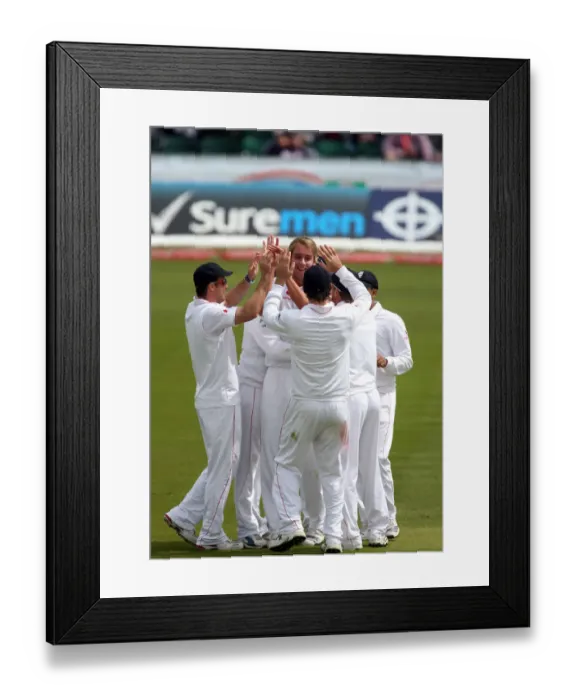 Framed Print : Stuart Broad Celebrates Taking Chanderpaul Wicket Framed Print : Stuart Broad Celebrates Taking Chanderpaul Wicket