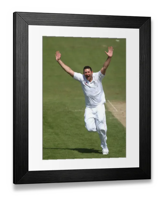 Framed Print : Tim Bresnan Celebrates Taking His 1st Test Wicket Framed Print : Tim Bresnan Celebrates Taking His 1st Test Wicket