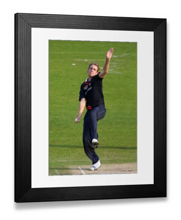 Framed Print : Stuart Broad Framed Print : Stuart Broad